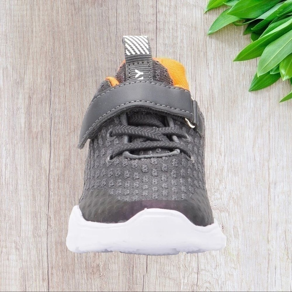 Xray Miles Knit Sneaker in Dark Gray 6M