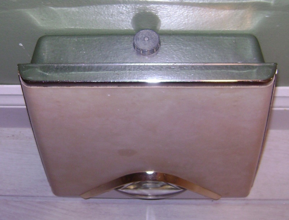 Vintage Borg Bathroom Scale Magnifying Bubble MCM Works - Accurate