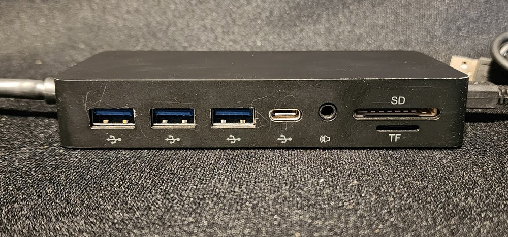 Surface Docking Station SH701