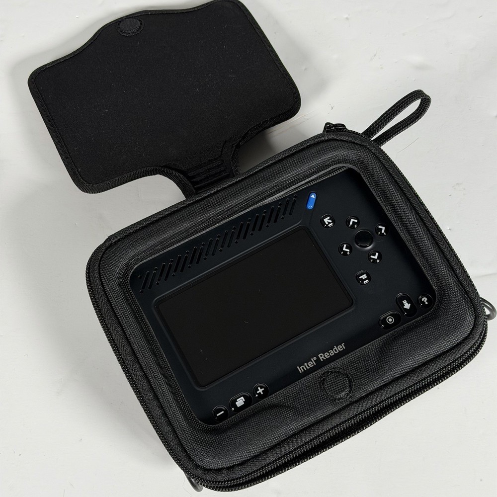 Intel Reader by Intel Health Complete Kit w Box, Adapter, Case, Etc. - Tested