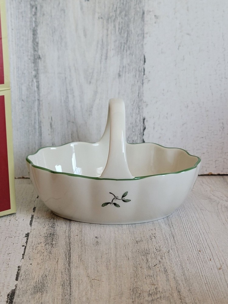 Spode Basket with handle 6" Vintage home decor tree Mistletoe