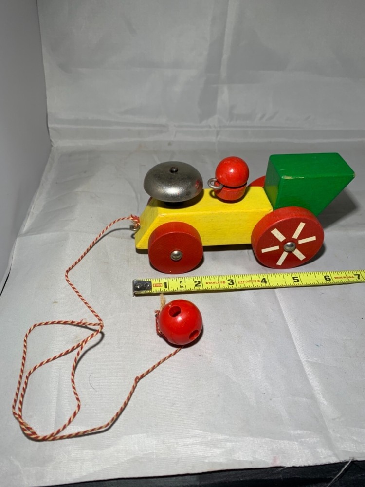 Vintage 1970’s SIO Holland Pull Toy Train 7” long Nice