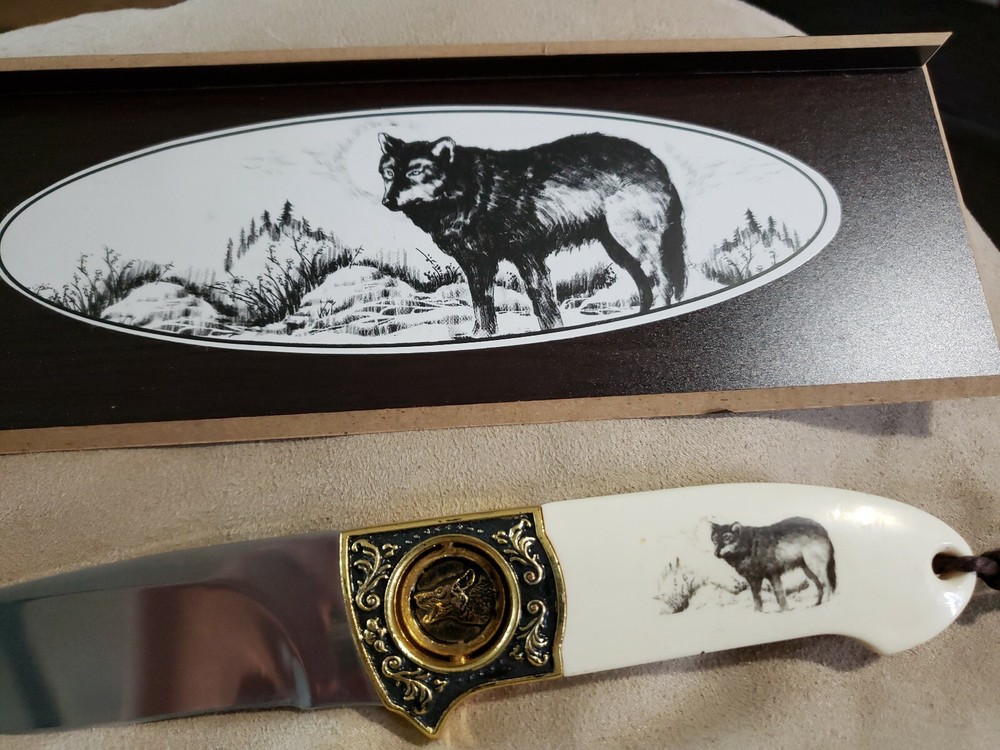 COLLECTOR WOLF KNIFE