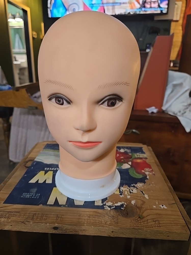 realistic female mannequin head