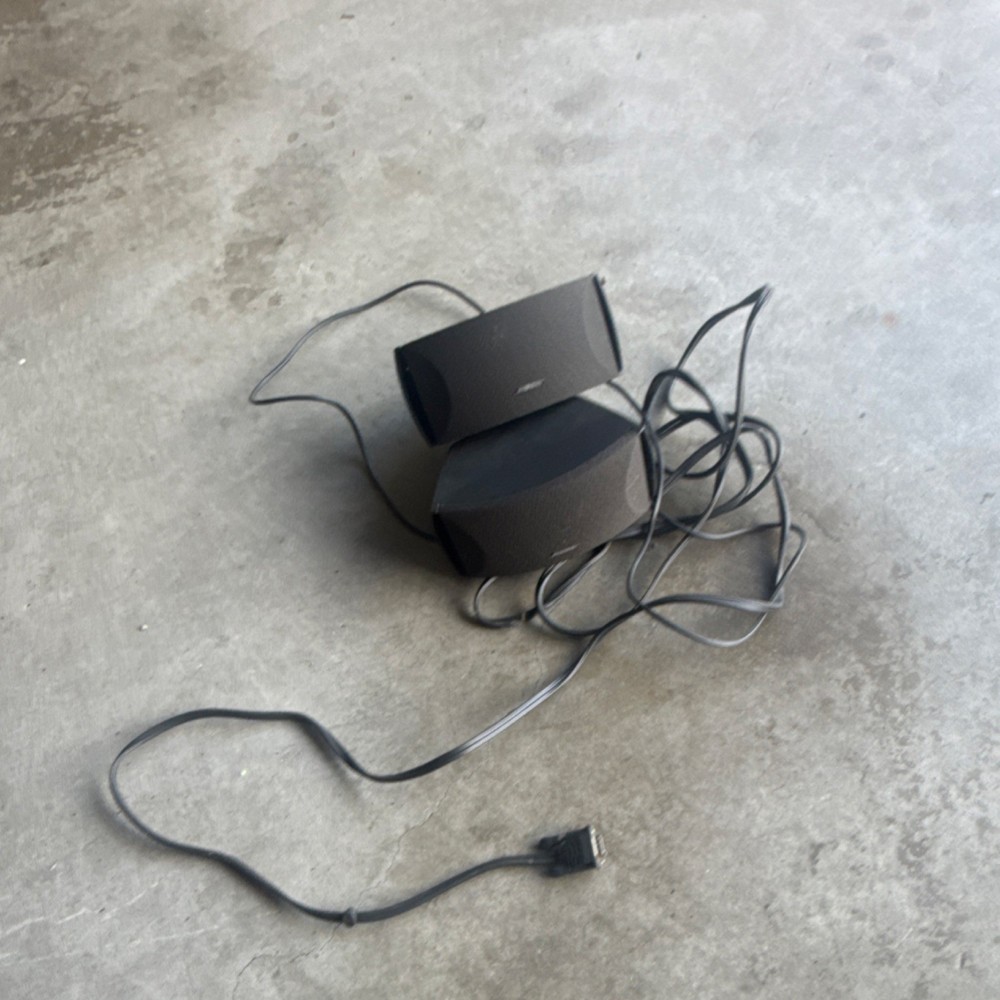 Bose 2.0 Channel Wired Computer Speakers Black Plastic Rectangular