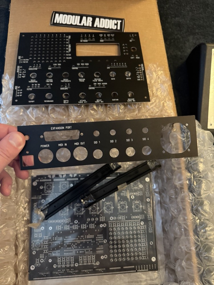 MB-6582 DIY Analog SID Synthesizer Kit/Lot Includes SID chips, PCBs, And Case +