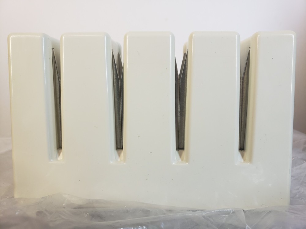 UNDER CABINET KNIFE HOLDER, WHITE