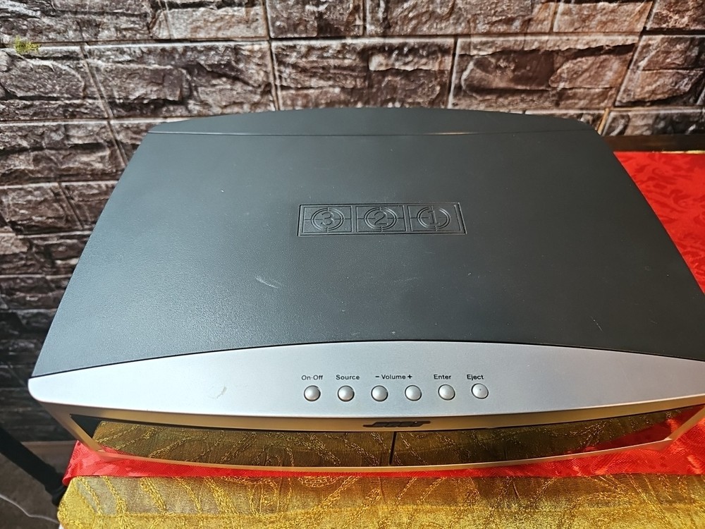 Bose Model AV3-2-1 II Media Center Console Only