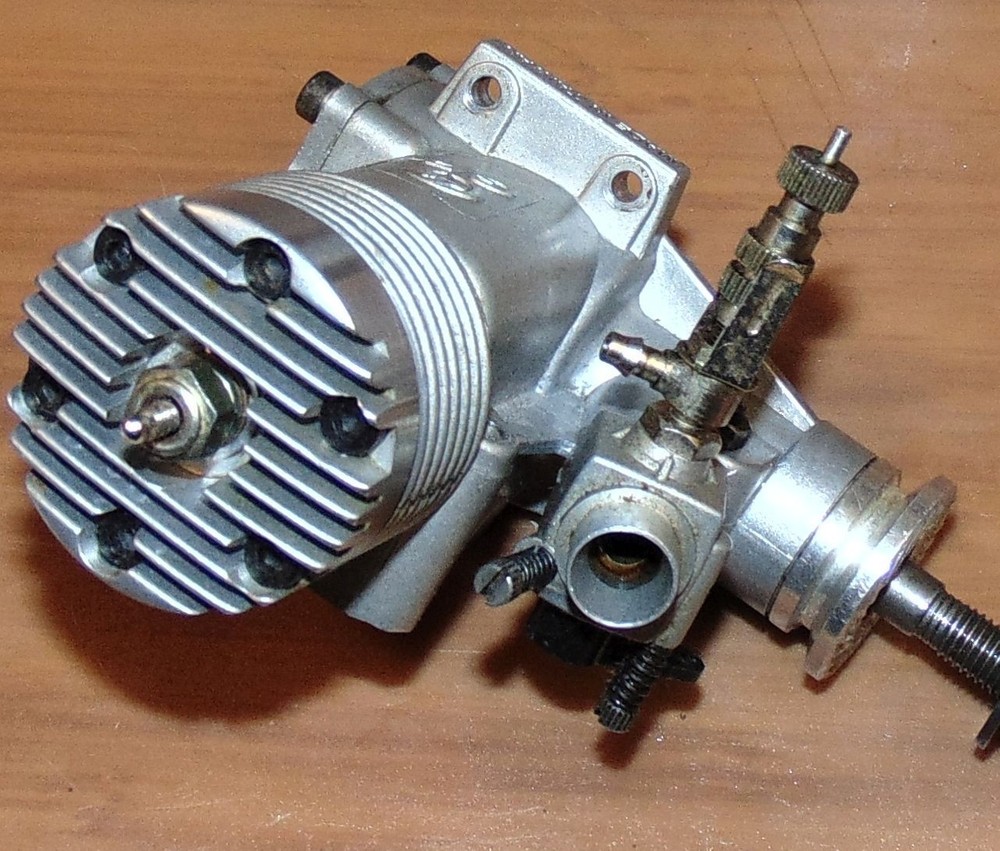 Thunder Tiger GP 40 RC Model Airplane Engine.. nice 3