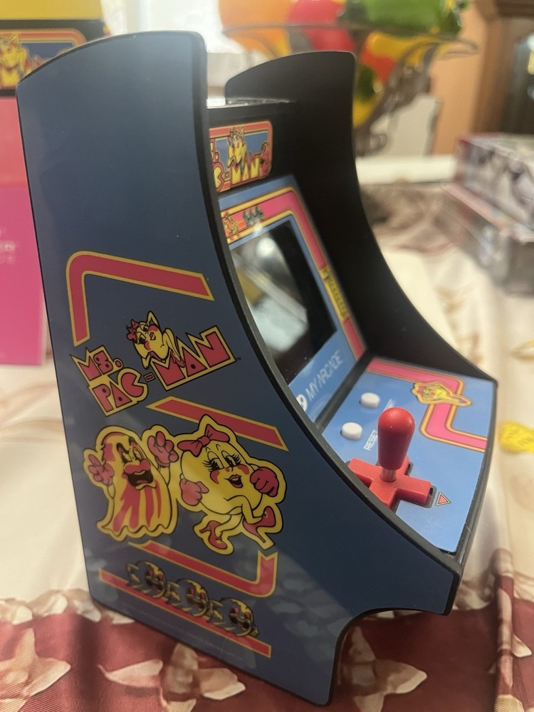 Arcade Ms. Pac-Man Micro Player Pro Portable Retro Arcade