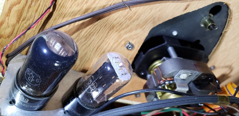 Vtg ELECTRO-MITE portable suitcase record player