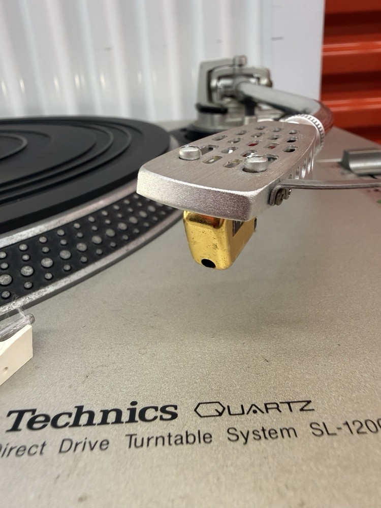 Technics SL-1200MK2 Direct Drive Turntable System, Silver