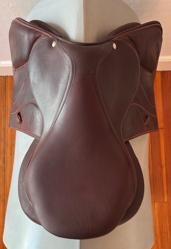 18" Devoucoux Biarritz O Saddle - 2023 - 2A - Full Buffalo - MINT!