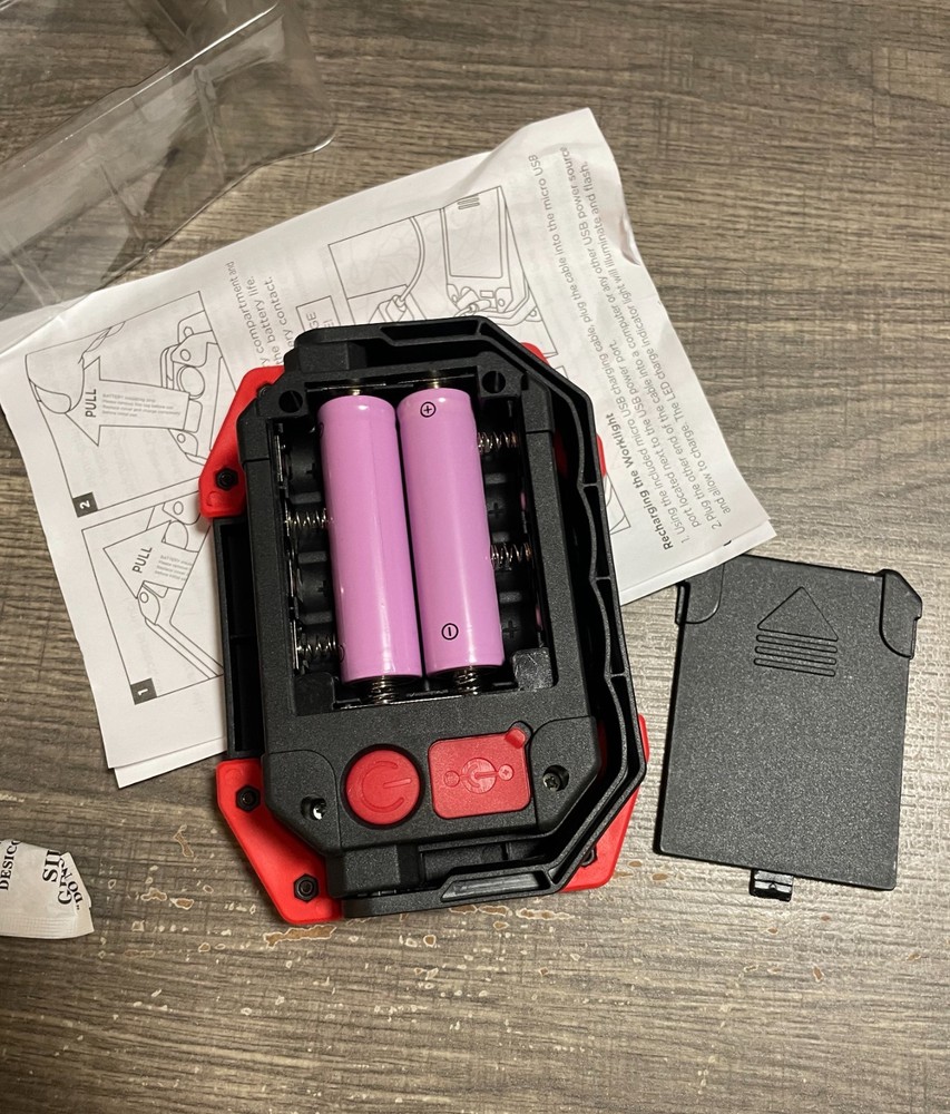 SmartGear USB Power Bank LED Worklight READ