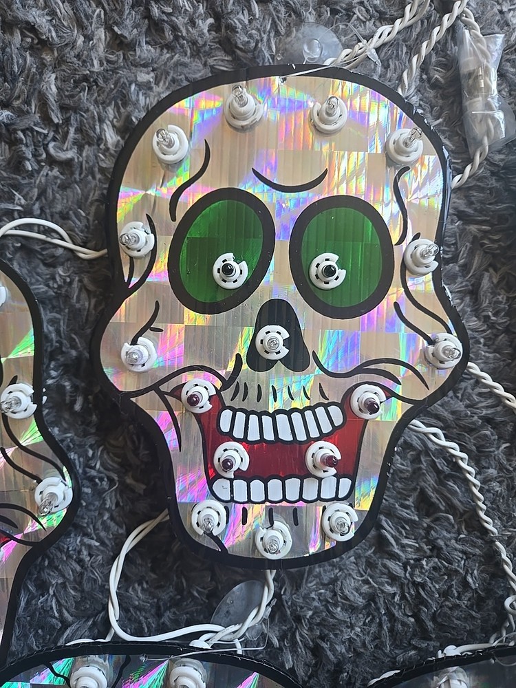 Halloween String Up Lighted Skulls Decoration Working