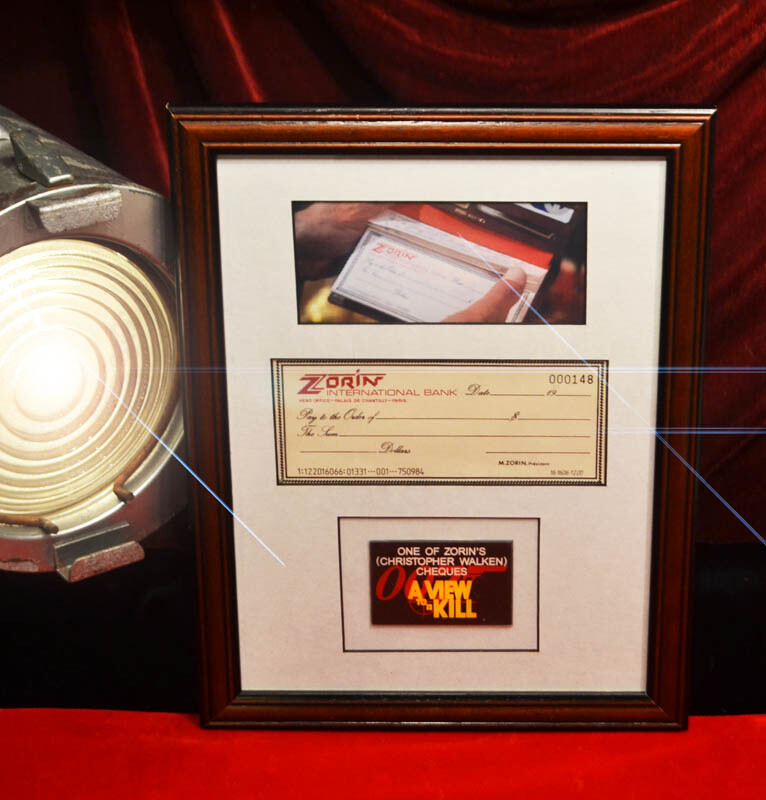 ROGER MOORE Signed JAMES BOND 007, Screen Used PROP, COA PROP STORE, DVD, Frame
