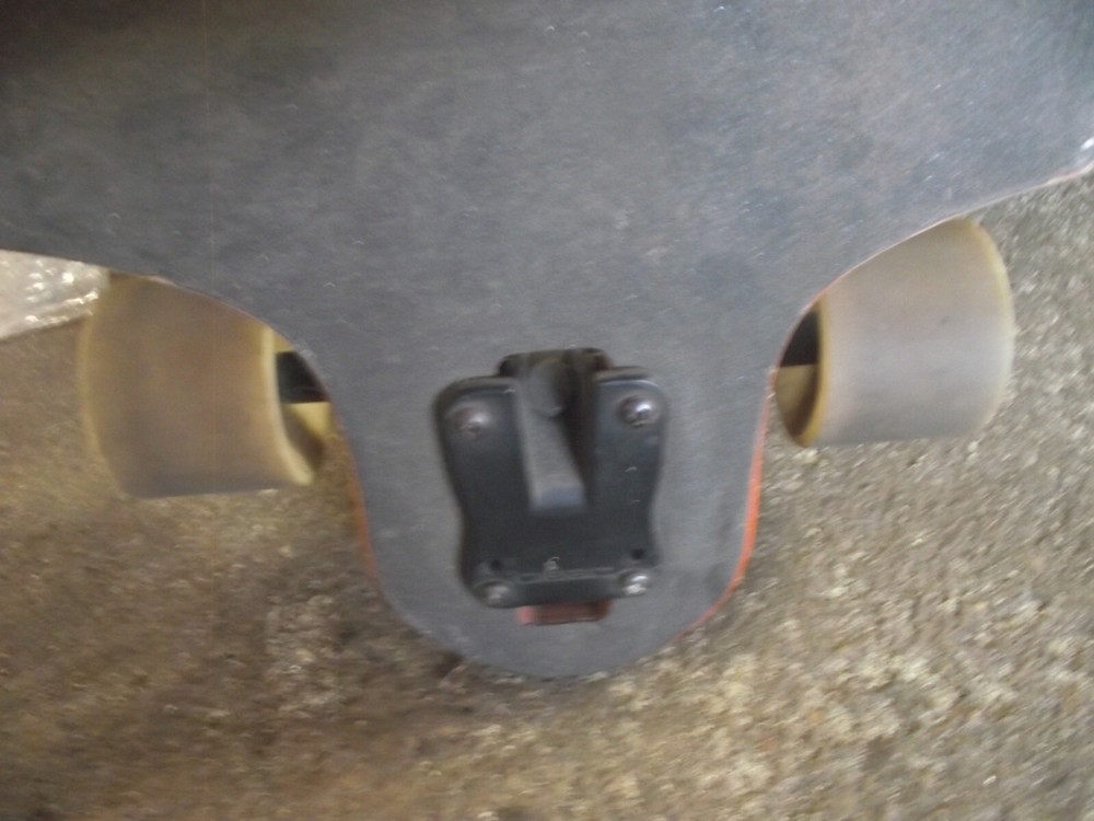 Landyatchz long board with wheels