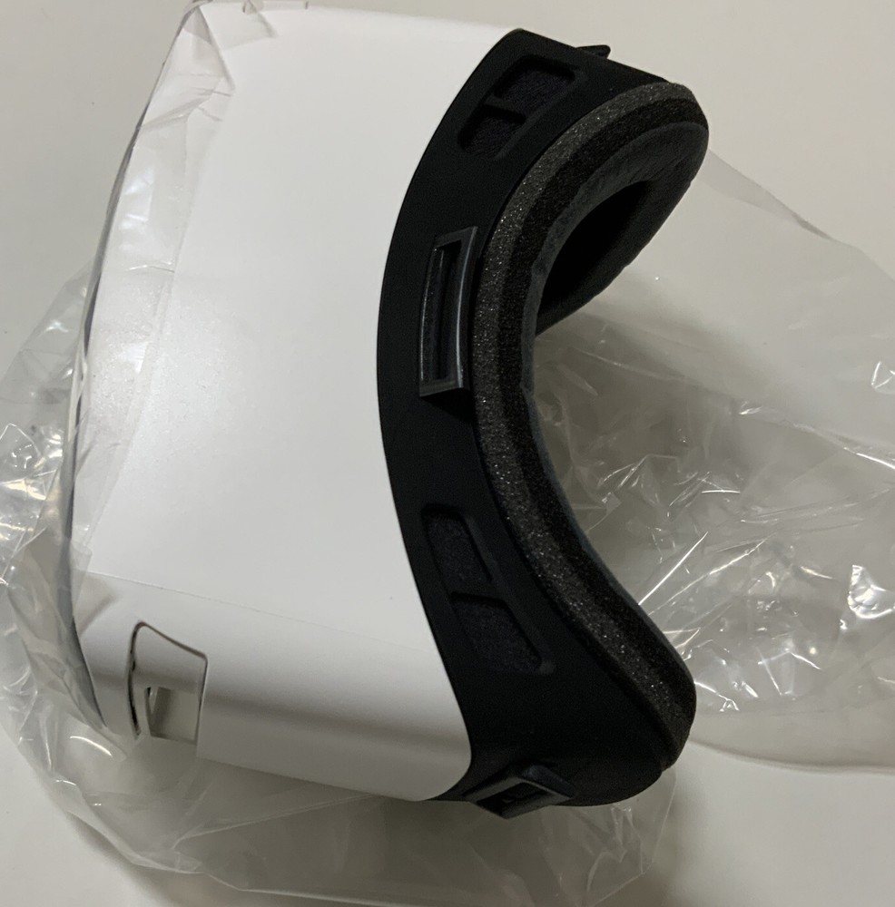 🧷 Zeiss VR ONE Plus Headset White 🆕 As Shown, 👉MISSING STRAPS👈