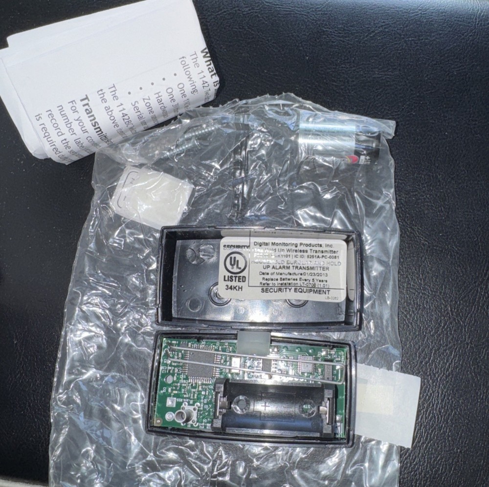 18 PCs DMP Security 1142-B Wireless 2-Button Holdup Black (02271330)