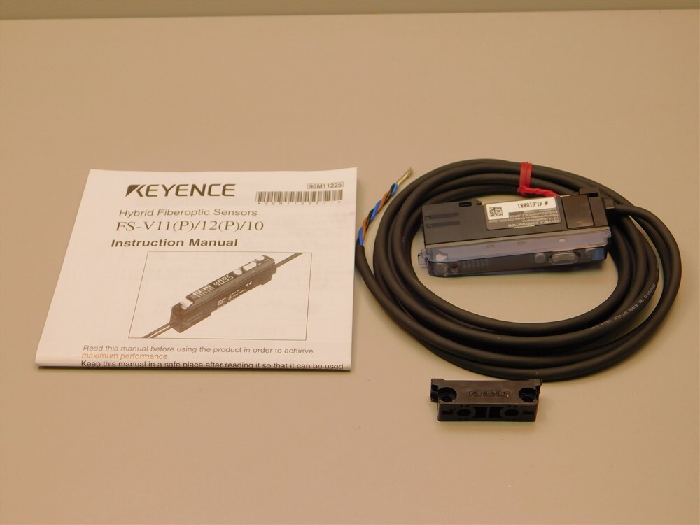 Keyence FS-V11 Fiber Amplifier, Cable Type, Main Unit NPN Output