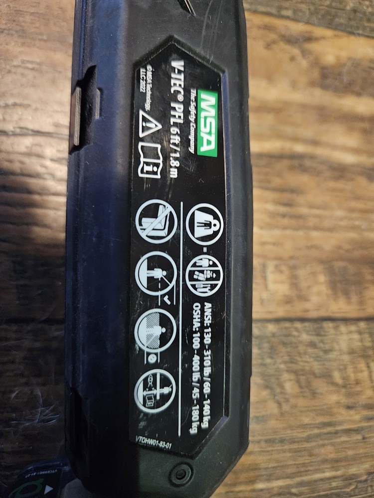MSA V-TEC PFL 6 ft / 1.8 m Retractable Personal Fall Limiter Lanyard