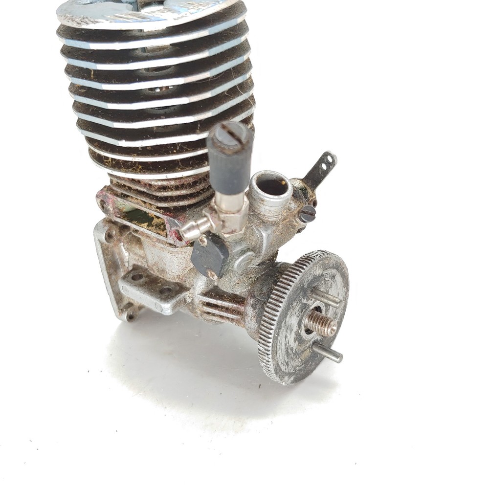 GUMMY/LOW COMPRESSION: Traxxas TRX 15 Nitro Engine RC Nitro Truck
