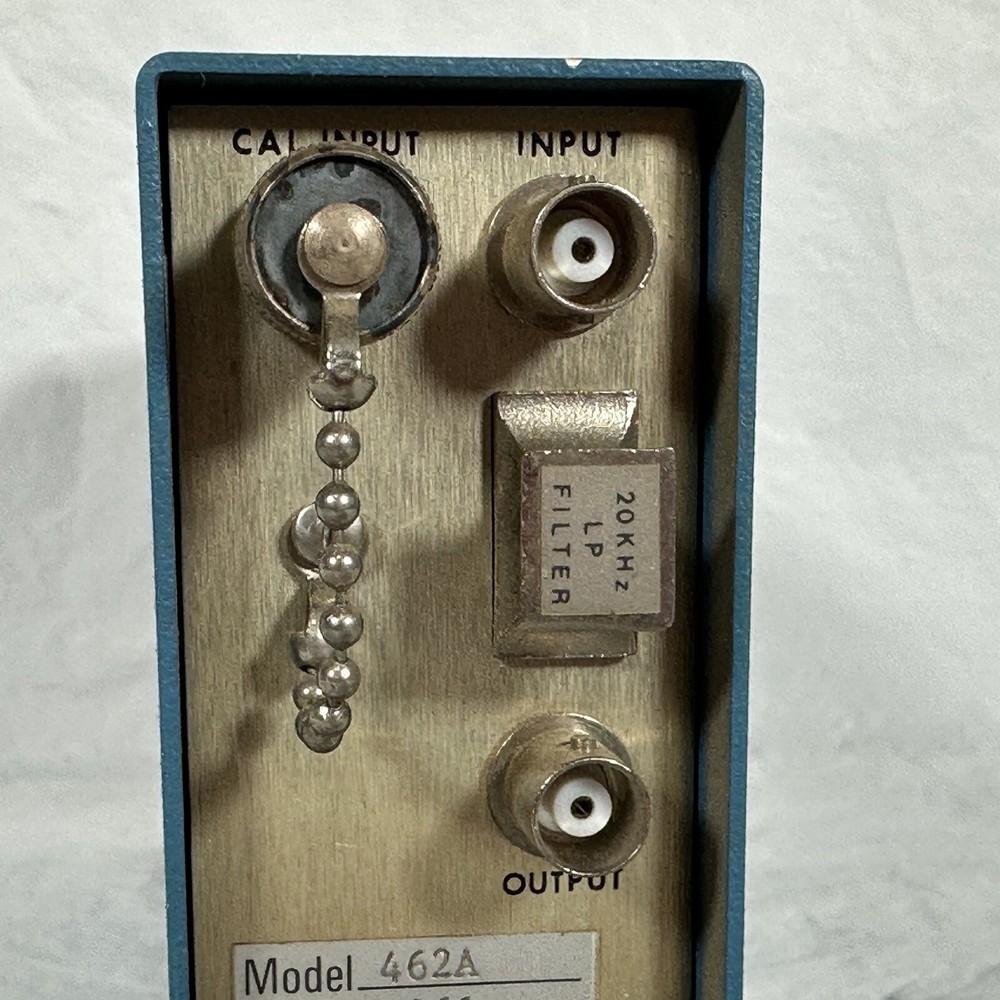 PCB Piezotronics Shear 462A Accelerometer Charge Amplifier