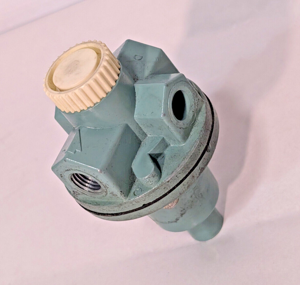 Wilkerson D2002-2 Air Pressure Regulator, Pipe Size 1/4