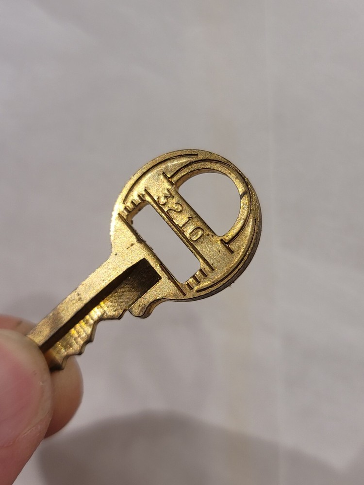 Master Lock Padlock Replacement Key Code 3210 Old Stock Ready To Ship