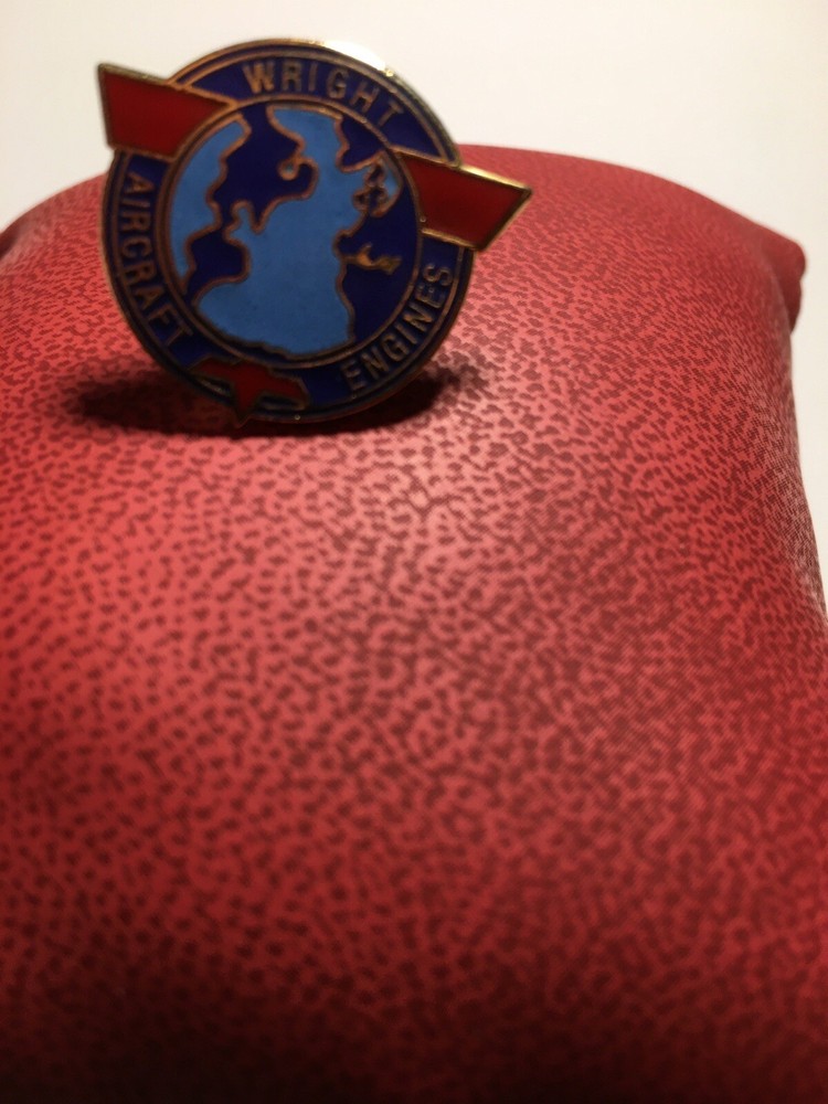 WWII ENAMEL WRIGHT AIRCRAFT ENGINES PIN