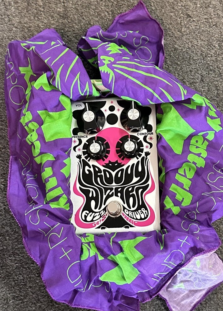 Kittycaster FX Groovy Wizard Fuzz Driver Pedal