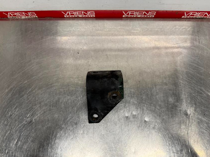 PETERBILT 01-50025L KNEE-ENGINE SUPPORT