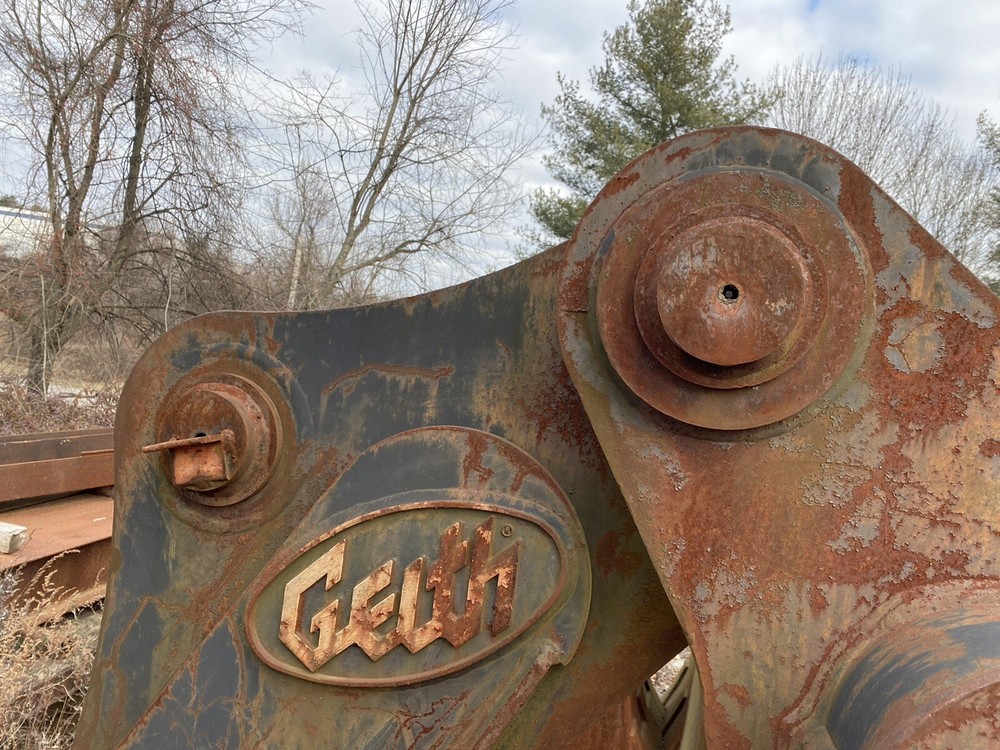 Geith 2 Over 3 Excavator Grapple Attachment