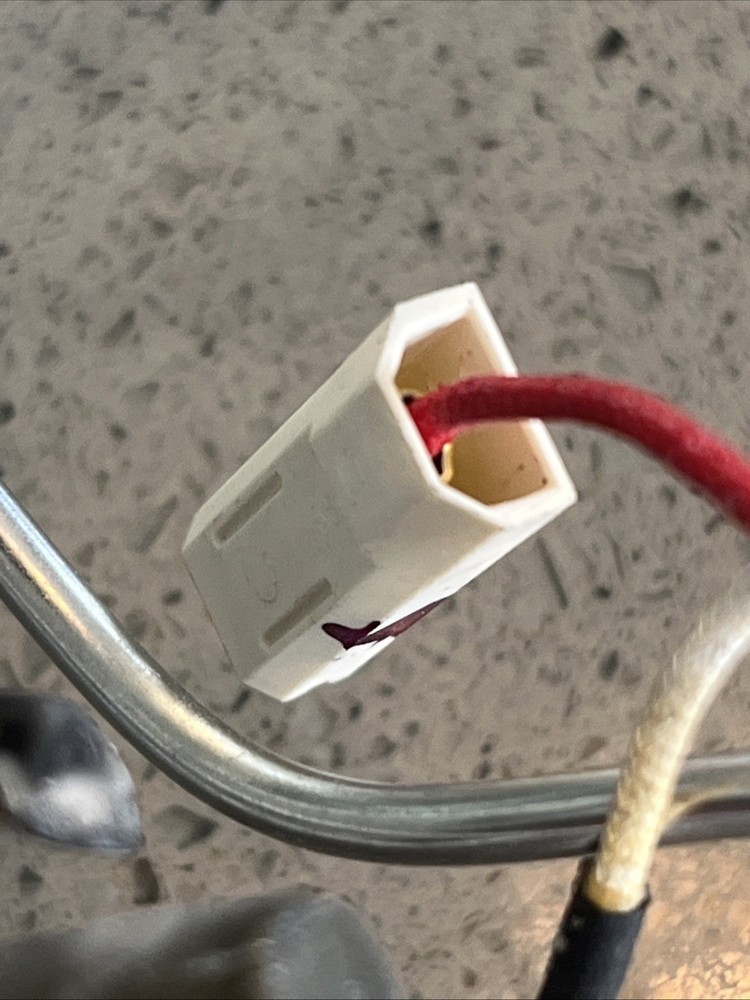 ￼ 233–4 8999–05A￼Pilot Assembly ￼