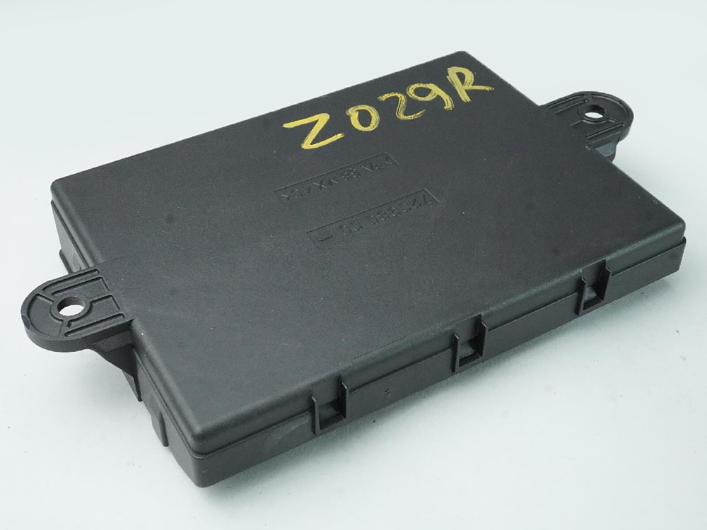 2008 - 2013 Mercedes Benz S Class W221 Door Control Module Computer Rh Front