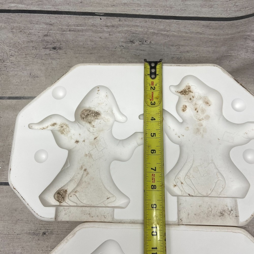 Dona’s Molds Ceramic Casting Mold Hand In Hand Ghosts Head Tiled #D-1108B