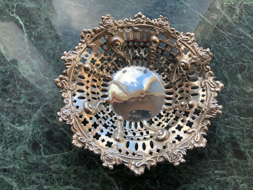 Anque Solid Sterling Silver Victorian Dish  Sheffield 1901 15.5cm diameter