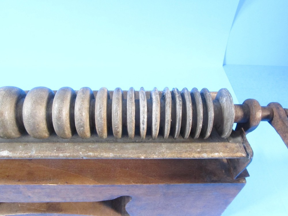 as-is uncommon hand cranked wet grinder for wood carving gouges tools 20 sizes