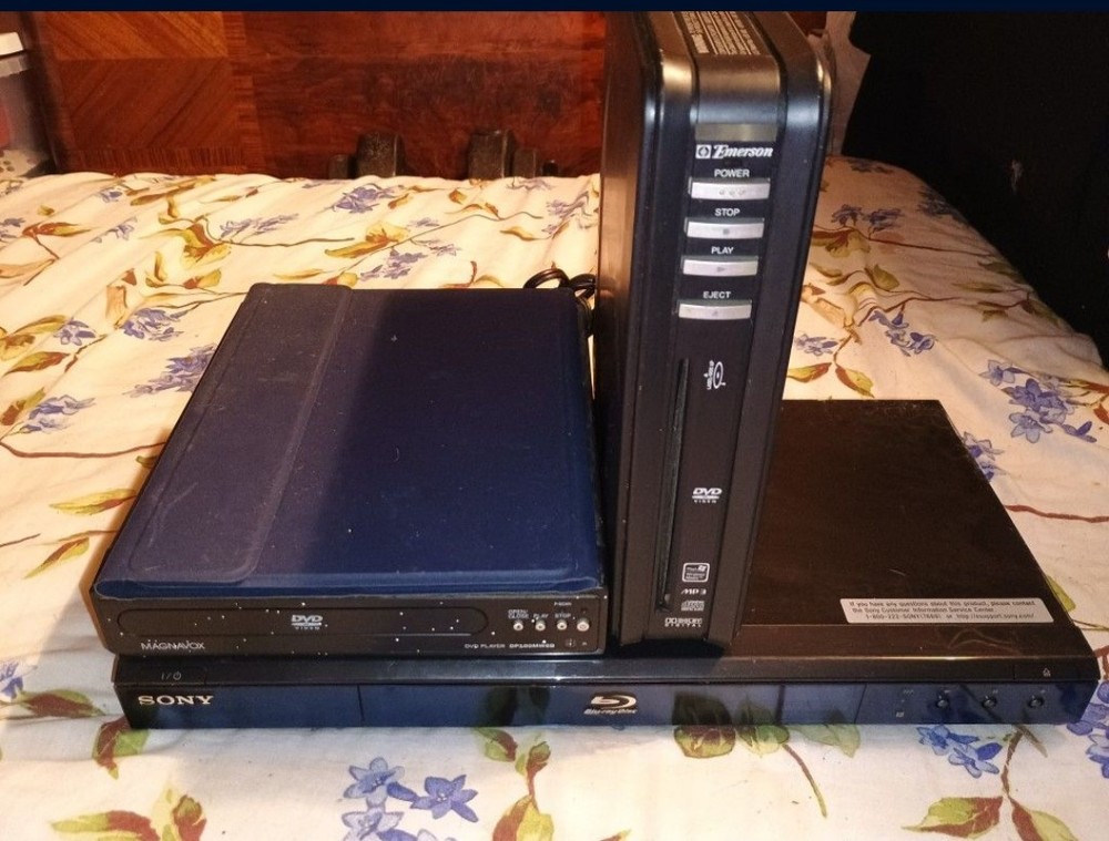 3 DvD Players - Samsung, Emerson, Magnavox...(ALL WORKING) (BUNDLE)