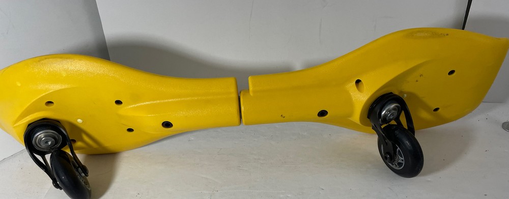 PIVOT BOARD X BOARD SKATEBOARD Yellow 80mm Wheels
