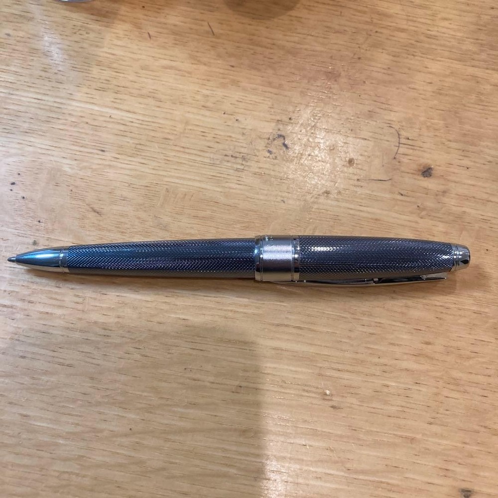 Silver mesh pattern ballpoint pen