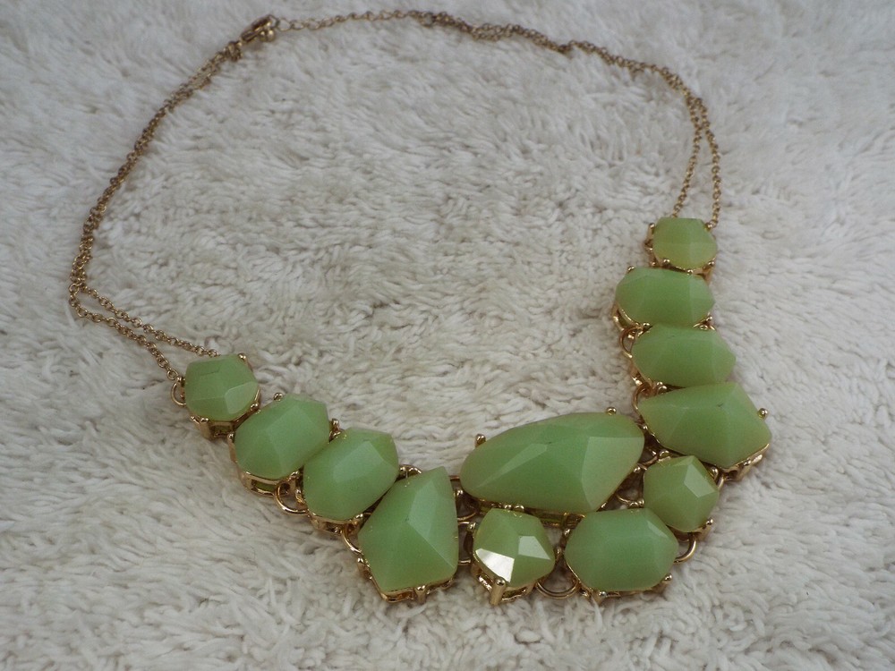Goldtone Green Bead Scoop Necklace (B43)