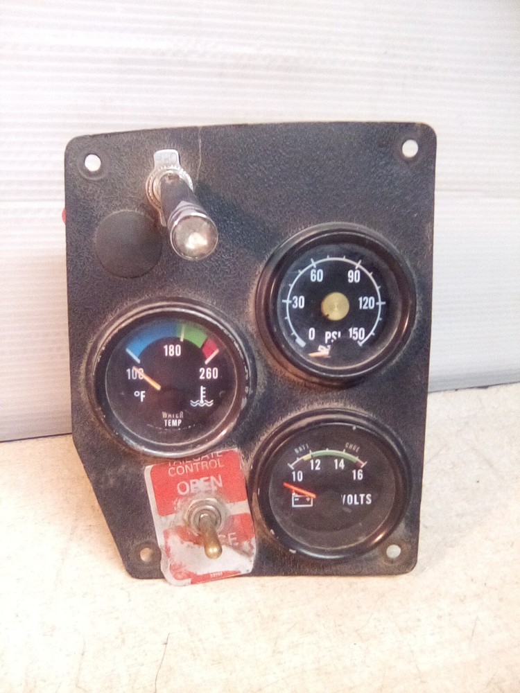 Mack RD600 Dashboard Gauge Cluster