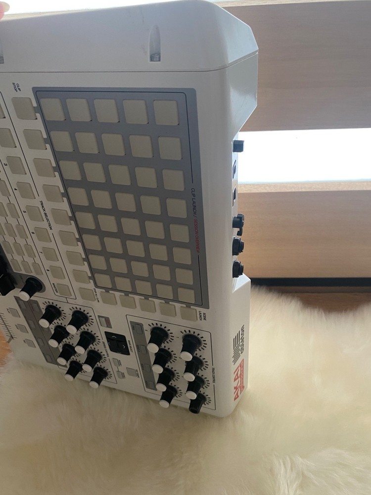 AKAI APC40 GLACIER WHITE LIMITED EDITION Ableton Midi Controller