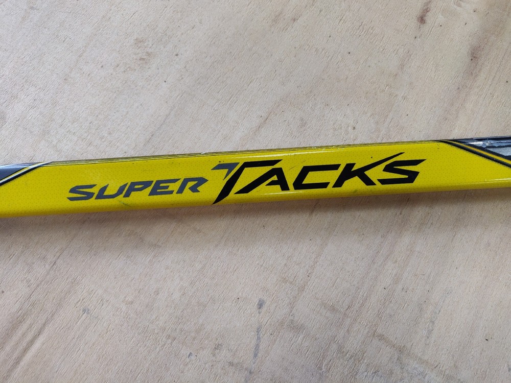 CCM Super Tacks Perron M 85 RH Hockey Stick