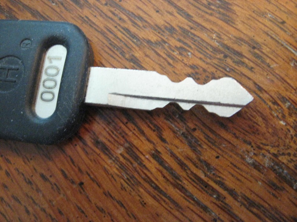 (2) 0001 Keys rollback truck tool box