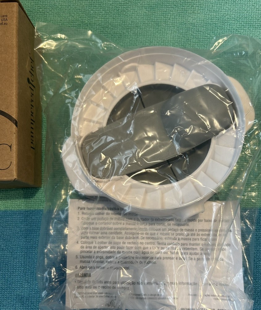 Pampered Chef Hand Pie & Pocket Maker 100601