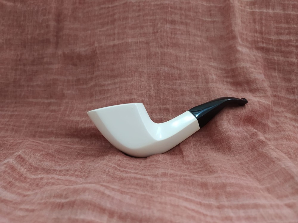 Free Hand Meerschaum Pipe with Fitted Case