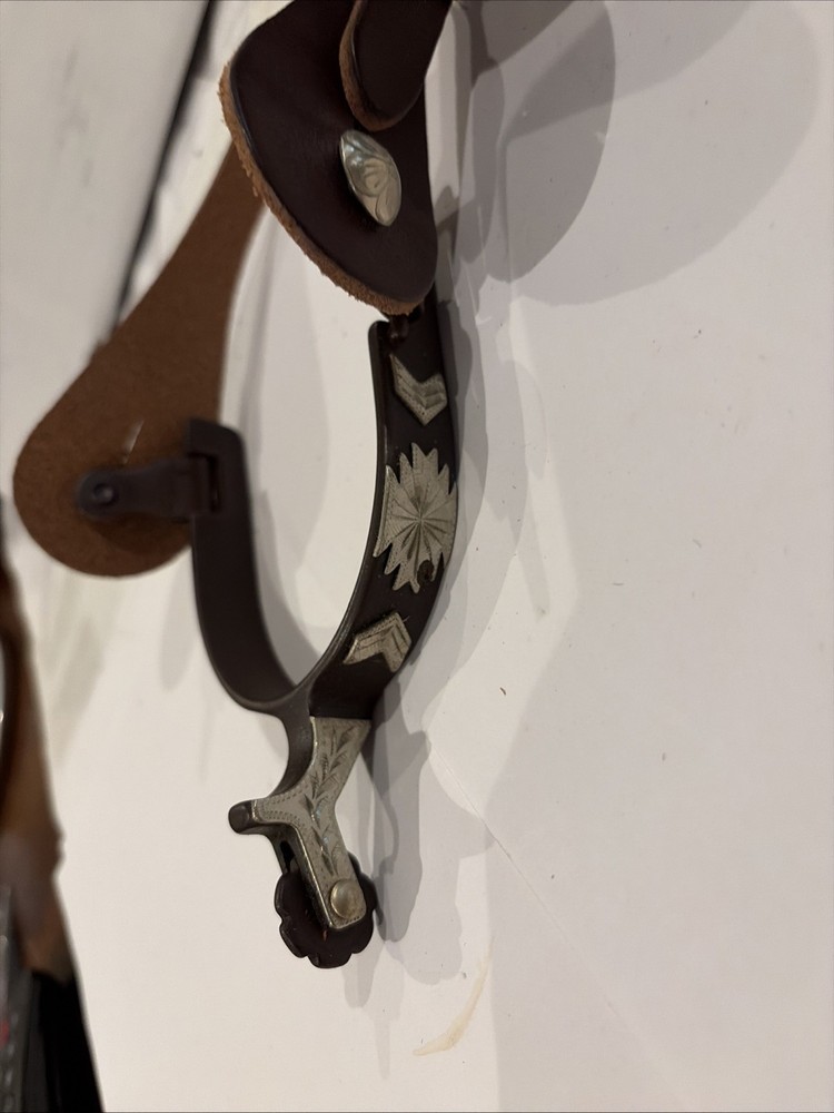 Weaver Spurs And Spur Strap Set