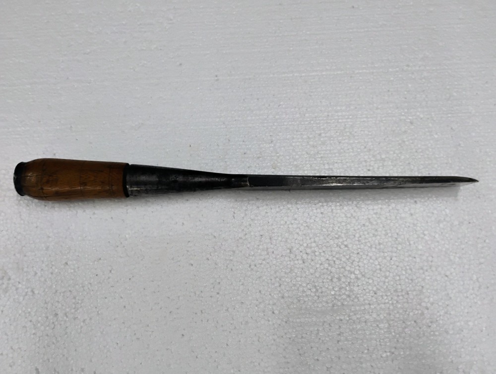 Keen Kutter 1-1/4" Bevel Edge Socket Chisel Wood Handle with Steel Striking Ring